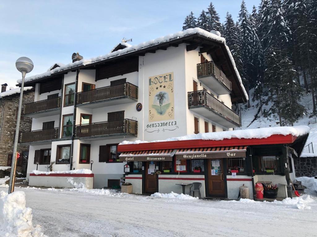 Hotel Genzianella Presenaio Exterior foto
