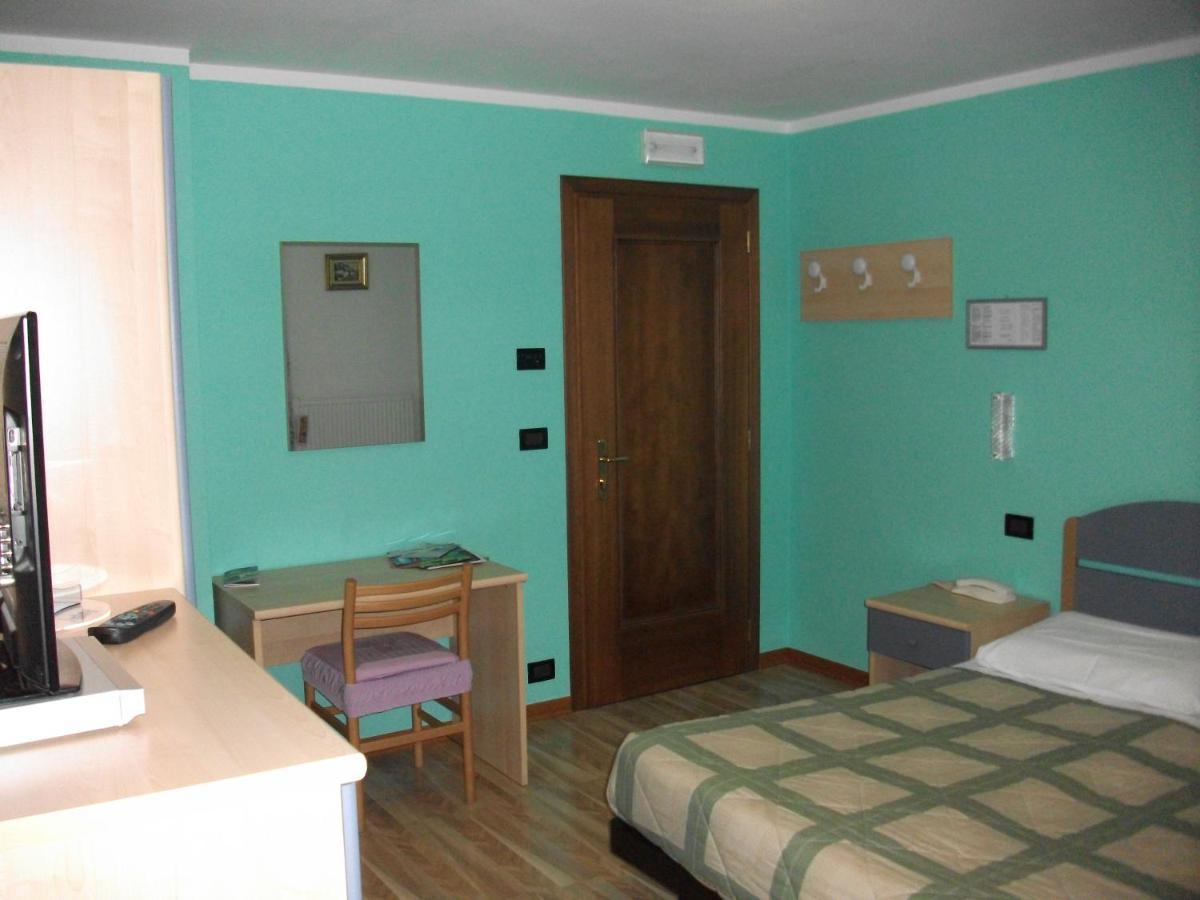 Hotel Genzianella Presenaio Exterior foto